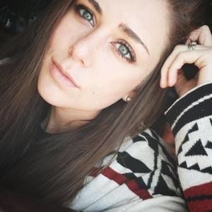 Meet your Posher, Courtney